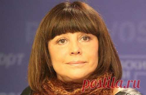 Наталья Варлей рассказала об отношениях с Тихоновым Бывшая невестка Мордюковой и другие родственники вспомнили ее единственного ребенка, у которого судьба сложилась трагически. Талантливый и красивый сын Нонны Викторовны и Вячеслава Тихонова умер от пе…