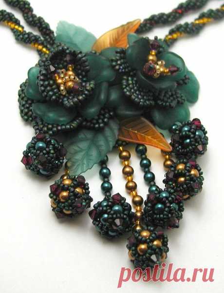 Бисероплетение - Микки Феррагиаро (Mikki Ferrugiaro). Колье, кулоны, броши, кольца