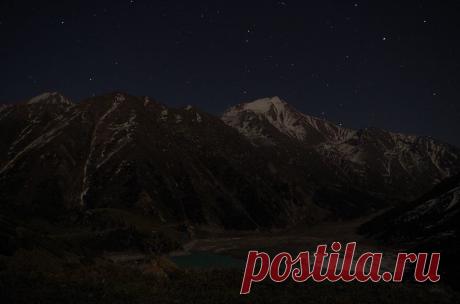 Большое Алма-Атинское озеро ночью. Roman Kalinovsky