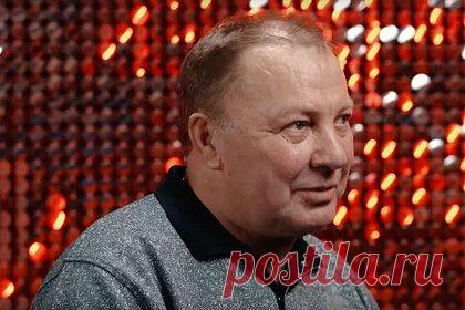 Выигравший миллиард рублей россиянин опроверг свой отъезд из страны. Житель Тюмени Юрий Семенов, который выиграл миллиард рублей в новогоднем розыгрыше «Русского лото», опроверг информацию о своем отъезде из России. Об этом «Ленте.ру» сообщили в пресс-службе «Столото», являющейся пресс-агентом победителей. В пресс-службе лотереи заявили, что покидать страну они не собираются.