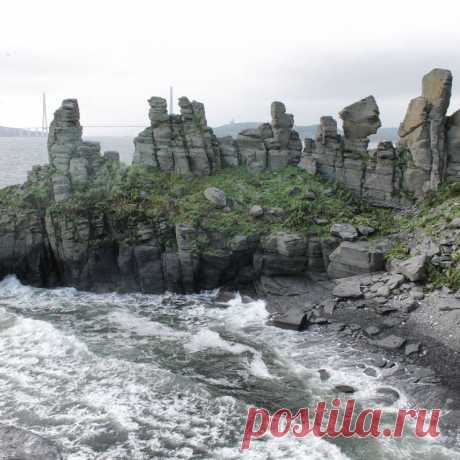 Хребет дракона... Похоже на хвост японской Годзилы...) мыс Басаргин. #мысбасаргин #владивосток  #проливбосфорвосточный  #vladivostok_beautiful  #vdk  #vladivostok  #capebasargin