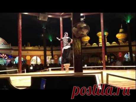 man's belly dance. Мужской танец живота