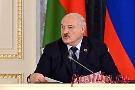 Лукашенко рассказал о просьбе к министрам отложить мины. Президент Белоруссии Александр Лукашенко рассказал, как ранее не позволил уничтожить запасы мин в республике. По его словам, когда-то министры предлагали ему ликвидировать запас мин в стране за их ненадобностью и из-за соответствующих обещаний представителям других государств.
