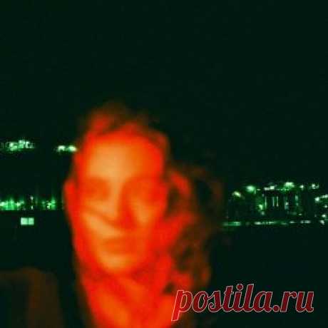 Panik Deluxe - I Was An Apple And I Got Peeled (2024) Artist: Panik Deluxe Album: I Was An Apple And I Got Peeled Year: 2024 Country: Austria Style: Darkwave, Synthpop, Post-Punk