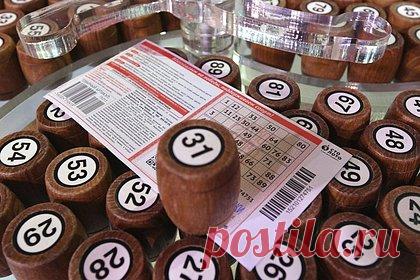 Найден россиянин, выигравший миллиард рублей. Что о нем известно и почему он две недели не приходил за своим призом?. В Москве объявился победитель новогоднего розыгрыша «Русского лото». Первого января он выиграл один миллиард рублей и после этого две недели не откликался на обращения организаторов лотереи и не забирал полагающиеся ему деньги. По прошествии 14 дней он сам пришел в лотерейный центр в Москве.