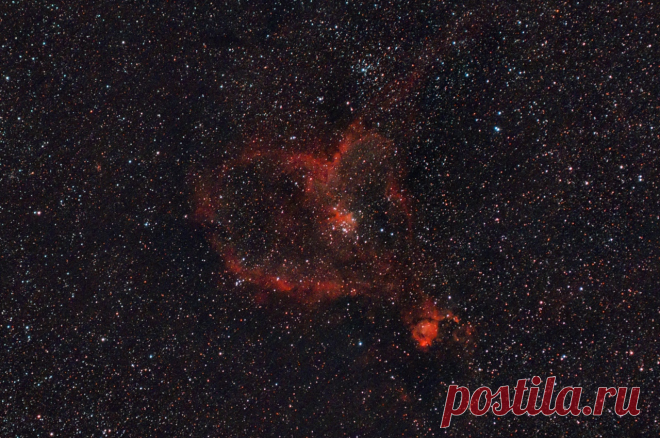 ღНа фото туманность «Сердце», в каталогах - IC 1805 , S2-190
Эмиссионная туманность, которая находится на расстоянии 7500 световых лет от Земли. Находится в рукаве Персея в созвездии Кассиопея.