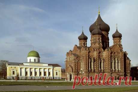 В Туле к 100-летию Кукрыниксов представили картины Михаила Куприянова. В Тульском музее Порфирия Крылова к 100-летию содружества Кукрыниксов представили 24 картины Михаила Куприянова. Как уточнила первый заместитель генерального директора «Тульского музейного объединения», основную часть представленных полотен составляют произведения, переданные в дар коллекционером Владимиром Некрасовым.