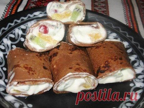 &quot;Шоколадные блины со взбитыми сливками и фруктами&quot;.