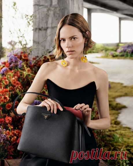 Доходы Prada растут Рекламная кампания Prada осень-зима 2019/20Похоже, усилия по экономическому и модному спасению итальянского модного дома Prada возымели успех. По итогам