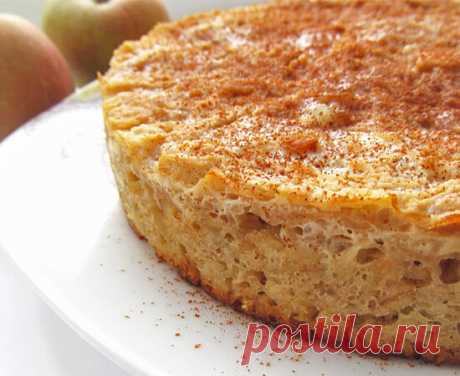 Творожная запеканка с овсянкой и яблоками: полезная вкусняшка
Ингредиенты:
творог - 200г;
яйца - 3шт.;
сметана - 3 ст.л.;
сахар - 2-4 ст.л. (по своему вкусу);
яблоко - 2 шт.;
овсяные хлопья - 1 ст.