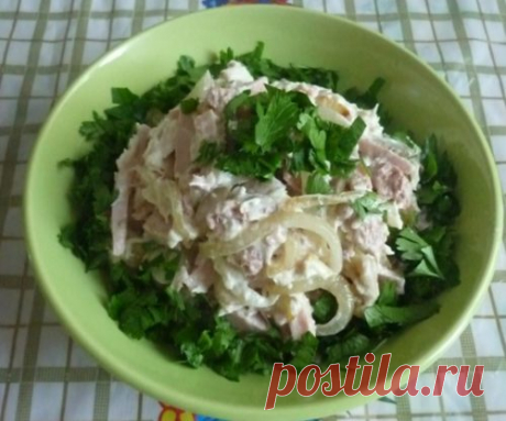 Рецепт салата &quot;Фаворит&quot; с курицей и ветчиной для ленивых