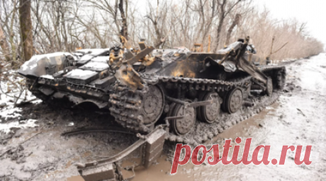 Военкор RT показал видео работы танков по опорнику ВСУ в районе Работина. Военкор RT Влад Андрица показал видео, на котором танки 58-й гвардейской армии уничтожают опорный пункт украинской армии в районе Работина — Новопрокоповки на Запорожском направлении. Читать далее