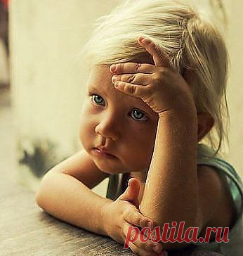 Отец спрашивает маленькую дочку: - Ты почему такая грустная?)) - У меня только что был неприятный разговор с твоей женой!