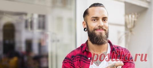 Бородачи теснят гладко выбритых красавчиков не только на страницах глянцевых журналов, но и в обычной жизни, вгоняя в депрессию производителей пены для бритья. Почему растительность на лице стала модной и действительно ли борода — признак мужественности? #борода #барбер #мужественность