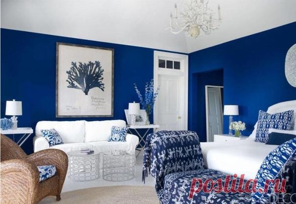 Покраска стен - самый простой способ изменить внешний вид помещения. И что самое лучшее? Это временно. С каждым сезоном появляются новые цветовые тренды, и эта весна не исключение. ELLE Decor объединил шесть цветов краски , от вдохновленных природой зеленого до ярко- белого , которые мы видели в последнее время в наших социальных сетях. Электрический синий Светлая Лаванда Ярко-белый Темно-зеленый Терракотовый Нежно-розовый