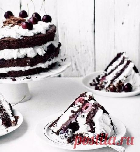 Шварцвальдский шоколадный торт «Черный лес». Рецепт! - У нас так Шварцвальдский шоколадный торт «Черный лес». Рецепт! Ингредиенты: Для бисквита кофейного: — 7 яиц — 1 стакан сахара — 2/3 стакана горького какао — 2/3 стакана пшеничной муки Для...