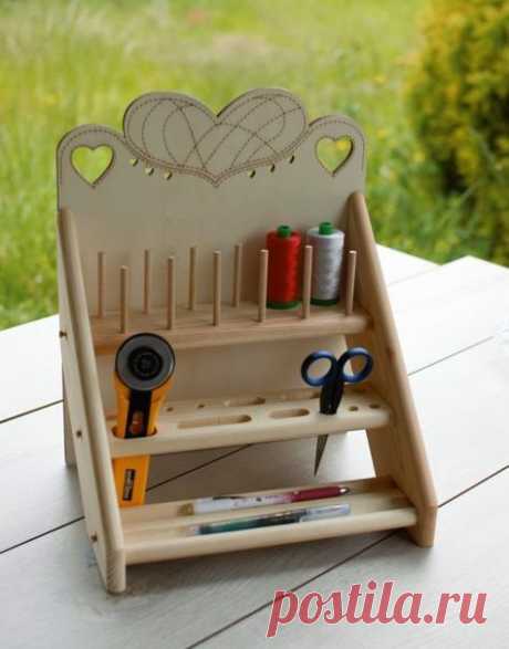 Organizador de madera para hilos y herramientas de patchwork