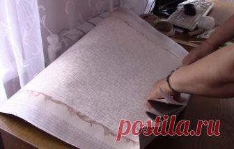 Мастерица взяла рулон старых обоев и превратила его в вещь, которая точно нужна в каждом доме