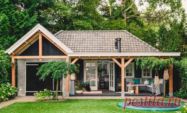 Практичный проект беседки для дачи: 50 фото