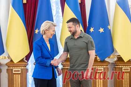 В Германии призвали Украину перестать мечтать о вступлении в Евросоюз. Немецкий телеканал ZDF призвал Евросоюз не давать Украине пустых надежд на вступление в ЕС. Своим мнением на этот счет поделился обозреватель Флориан Нойханн, который указал на соперничество Урсулы фон дер Ляйен и Шарля Мишеля, из-за которого Владимир Зеленский начал питать ложные надежды.
