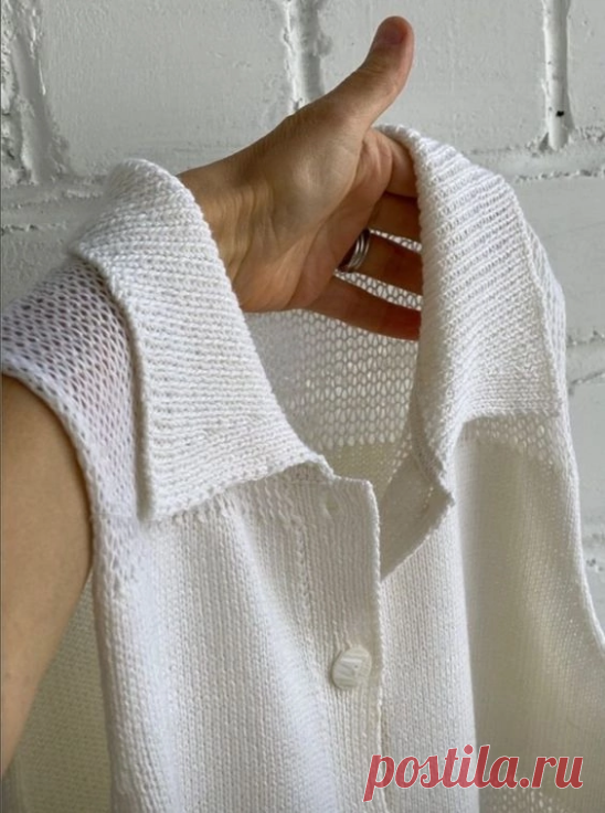 Одна вязаная рубашка и два варианта исполнения. 
Как лучше: с рукавами или без?