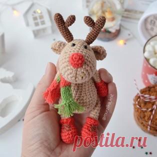 Олень Красавчик амигуруми. Схемы и описания для вязания игрушек крючком! Бесплатный мастер-класс от Тони Янчик по вязанию оленя по кличке Красавчик. Высота вязаной крючком игрушки примерно 16 см. Для изготовления такого оле…