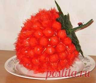Малина из конфет.