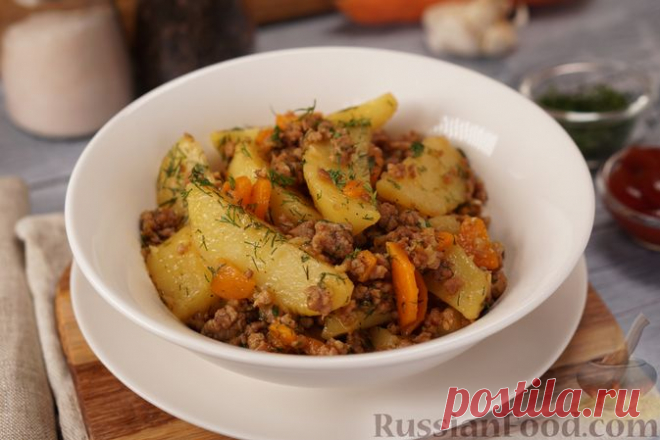 Рецепт: Тушёная картошка с фаршем на RussianFood.com