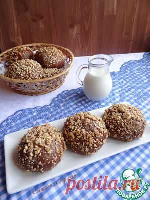 Шоколадные булочки с сырной начинкой и арахисом - кулинарный рецепт