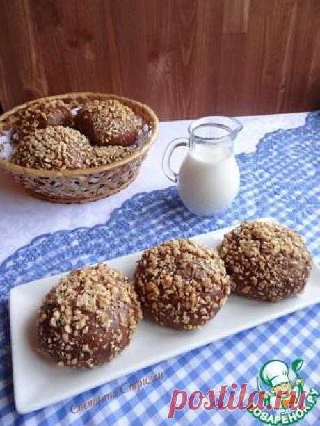 Шоколадные булочки с сырной начинкой и арахисом - кулинарный рецепт