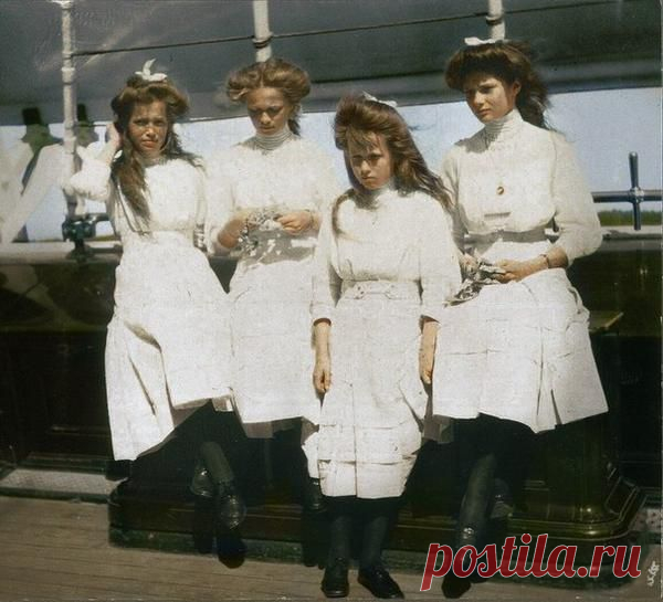 Княжны Мария, Ольга, Анастасия и Татьяна Романовы, 1910 г.