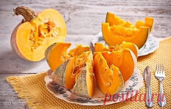 Так тыкву вы еще не готовили 
⠀
Сохраняй скорее в свою копилку, чтобы не потерять
⠀Ингредиенты:⁣
300 г очищенной тыквы
250 мл кефира
150 г сахара
270 г манной крупы
1 ч.л соды
⁣
Для сиропа:
100 мл воды
Лимоный сок
100 г сахара
⁣
Выпекаем 40 минут при 180 градусов.