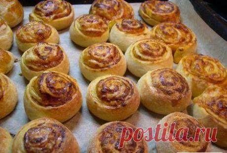 Рулет с сыром и кетчупом - рецепт с фото