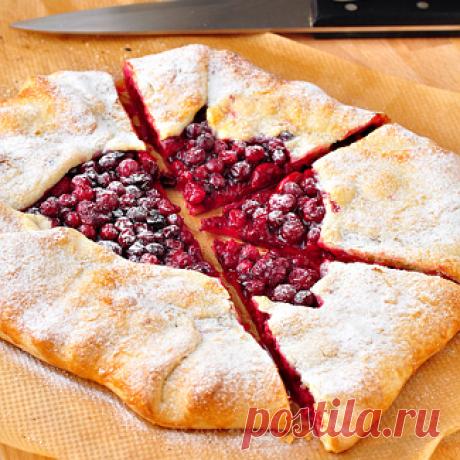 Деревенская галета с вишней и клюквой. Пошаговый рецепт с фото на Gastronom.ru-Для начинки:
Вишня - 350 (400) г
Клюква - 150 (100) г
Сахар - 80-100 г
Крахмал кукурузный - 2 ст. л.
Для теста:
Мука - 200 г
Масло сливочное - 150 г
Сметана - 3 ст. л.
Сахар - 2 ст. л.
Соль - 0,5 ч. л.