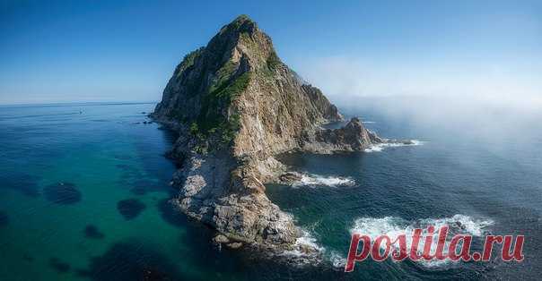 Место, где Анивский залив встречается с Охотским морем. Крайняя точка острова Сахалин. Автор фото: Григорий Кутузов.