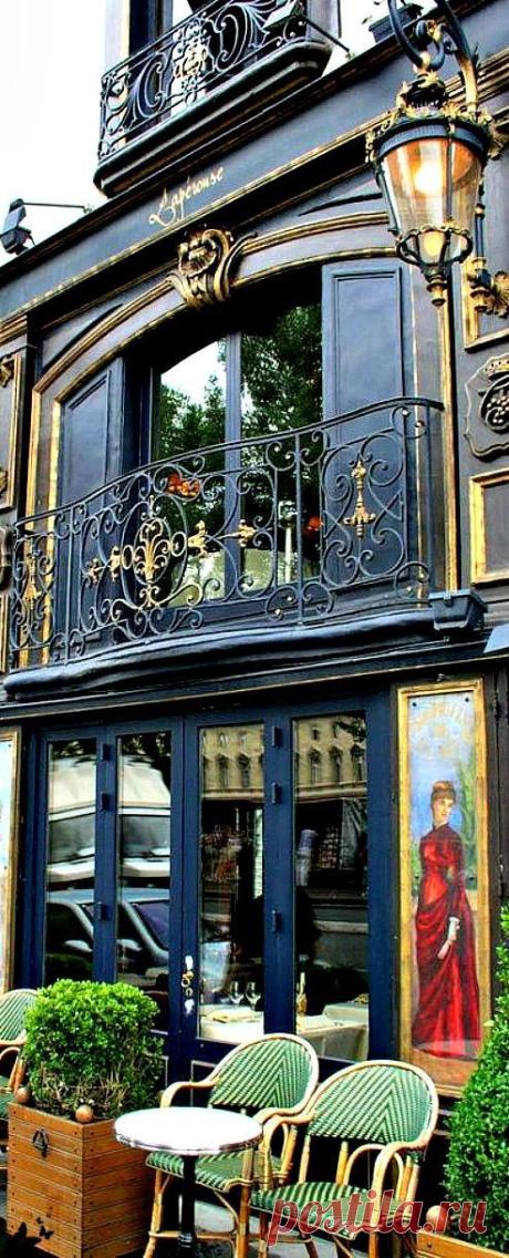 Restaurant Laperouse, Paris.