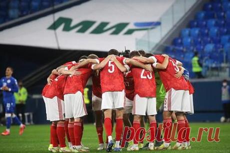 Сборная России узнала соперника в полуфинале стыковых матчей в отборе на ЧМ-2022. Команда Польши стала соперником сборной России в первом раунде стыковых матчей в квалификации чемпионата мира 2022 года в Катаре. Если подопечным Валерия Карпина удастся выиграть в полуфинале, в решающем раунде стыковых матчей они встретятся с победителем пары Швеция — Чехия.