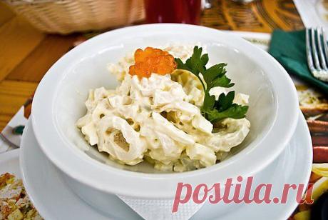 САЛАТЫ ИЗ КАЛЬМАРОВ НА ЛЮБОЙ ВКУС - 10 рецептов. .Салат из кальмаров с сыром