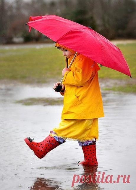 Love the rain boots.. | I Wish It Would Rain