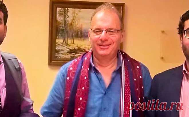 Зампреда комитета ТПП по связям с Азией задержали по делу о госизмене. Следствие просит арестовать по делу о госизмене россиянина Салтыковского. Он сотрудничал или занимал руководящие должности в нескольких вузах: МГУ, МГИМО, РЭУ, РУДН, МГЛУ и ГУУ