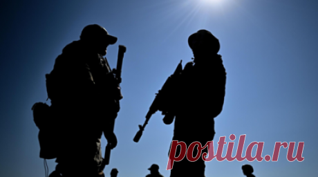 Бойцы «Днепра», «Юга» и ВКС прочитали стихотворение «И обернётся лето ноябрём...». Стихотворение «И обернётся лето ноябрём...» из сборника RT «ПоэZия русской зимы» прочитали бойцы группировок войск «Днепр», «Юг» и ВКС России. Читать далее