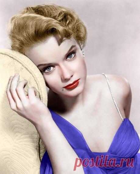 Энн Френсис, 16 сентября, 1930
 • 2 января 2011