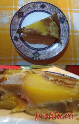 Пирог из персиков с яблоками