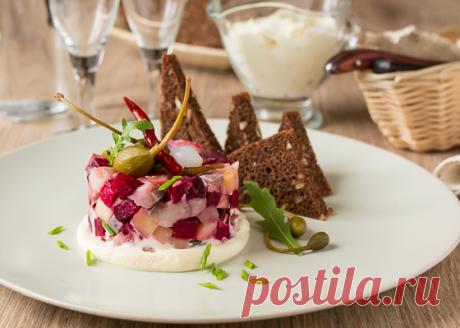 Сельдь со свеклой по-татарски на Вкусном Блоге Сельдь со свеклой по-татарски - вкусные проверенные рецепты, подбор рецептов по продуктам, консультации шеф-повара, пошаговые фото, списки покупок на VkusnyBlog.Com