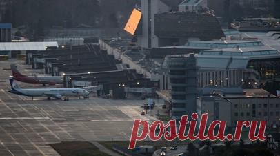 Аэропорт Сочи временно не обслуживает рейсы. В аэропорту Сочи введены временные ограничения на приём и отправку рейсов. Читать далее