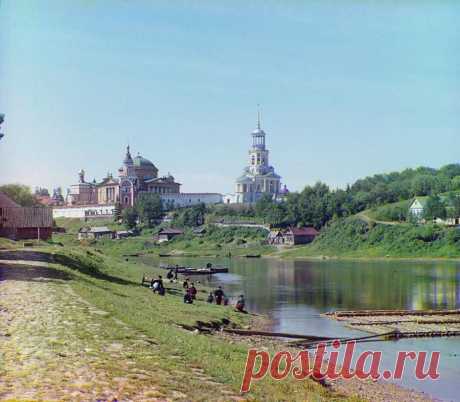 04. Борисоглебский монастырь с моста.  |  Торжок. «Наследие С. М. Прокудина-Горского»