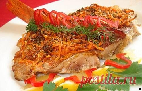 Морской окунь запеченный под овощами