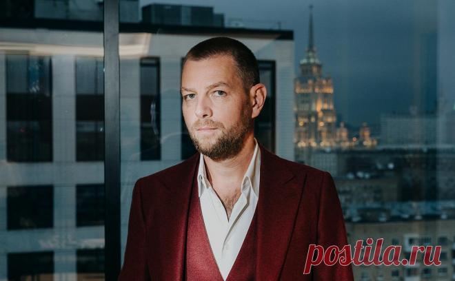 Глава «Траста» — РБК: «Объем доступных денег в экономике недооценивается». Глава «Траста» Александр Соколов рассказал в интервью РБК о новой стратегии банка, спорах с миллиардерами, зависших в Европе отсуженных деньгах и о том, чем российской судебной системе следовало бы быть похожей на британскую