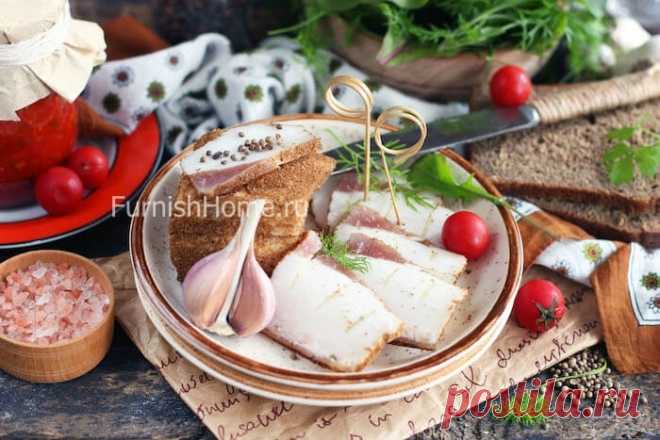 Сало, соленое в рассоле, с чесноком и кориандром
