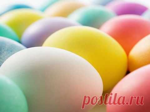 Красим яйца природными красителями